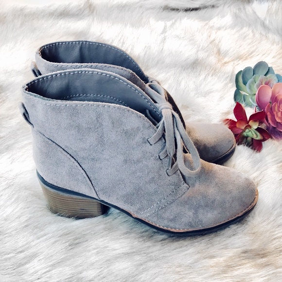 Merona Shoes - 🌿 Merona Taupe Lace-Up Ankle Booties 🌿